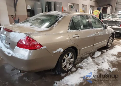 2006 Honda Accord 2.4 Ex z USA, uszkodzony, nr VIN 1HGCM56866A089248